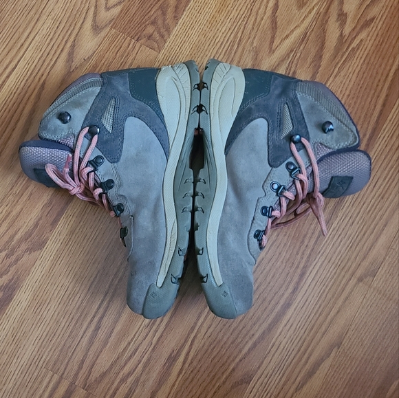 Women's Colombia Newton Ridge Hiking Boots WATERPROOF - Picture 3 of 8